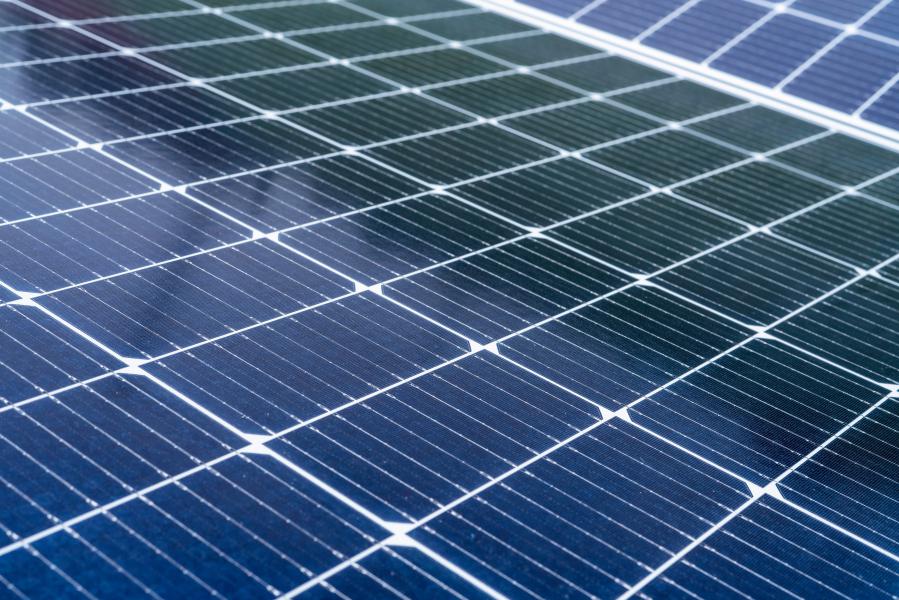 especialistas-en-paneles-solares-mercurio-it